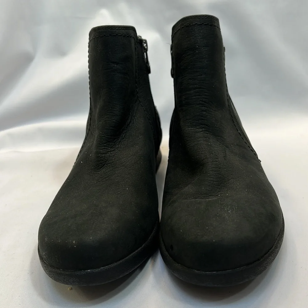 Aravon Fairlee Waterproof Ankle Boot-Size 9.5  NWOB